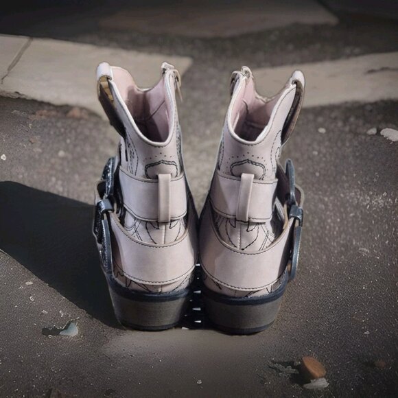 CATO WESTERN COMFORT Women's 9M Pink Faux Leather Silver Buckle Ankle Boots - Picture 5 of 7